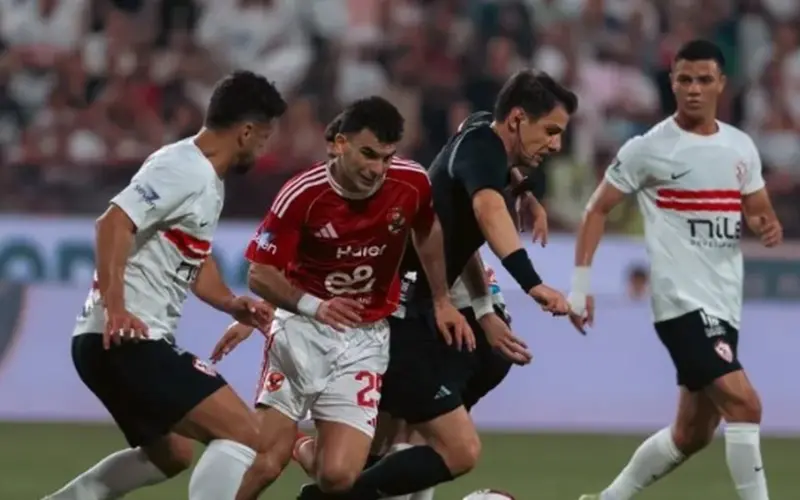 لماذا ارتدى الزي الأزهري في مباراة الزمالك؟ .. صاحب الواقعة يوضح